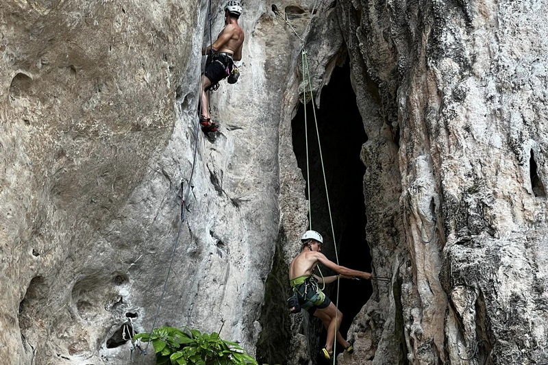 railay beach, lailay beach, railay beach kabri, lailay beach kabri, attractions in kabri, seaside thailand