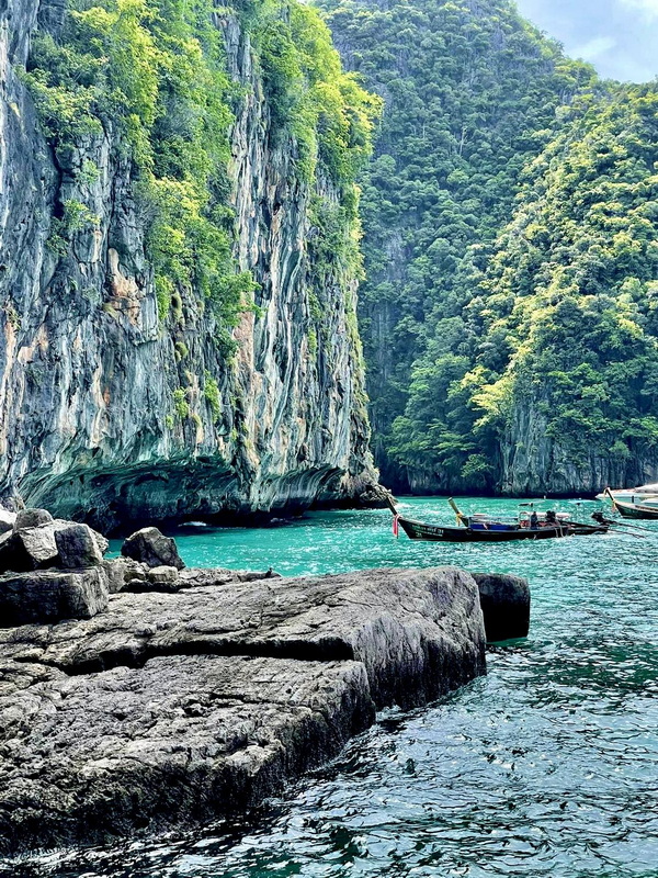 railay beach, lailay beach, railay beach kabri, lailay beach kabri, attractions in kabri, seaside thailand